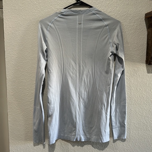 Lululemon Swiftly Tech Long Sleeve FLAWED - Picture 9 of 10